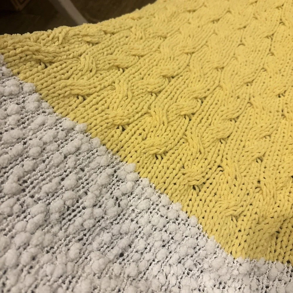 Nicole Miller Artelier Soft Cable Throw Blanket Yellow/White w/ Fringe 47